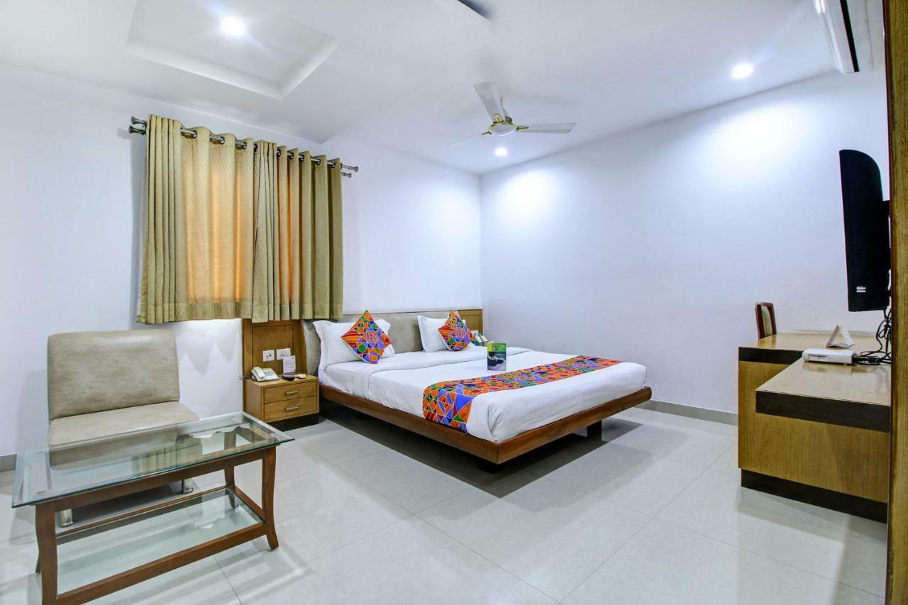 Fabhotel Syberitic Suites Gachibowli - Fully Vaccinated Staff Kondapur  Eksteriør bilde