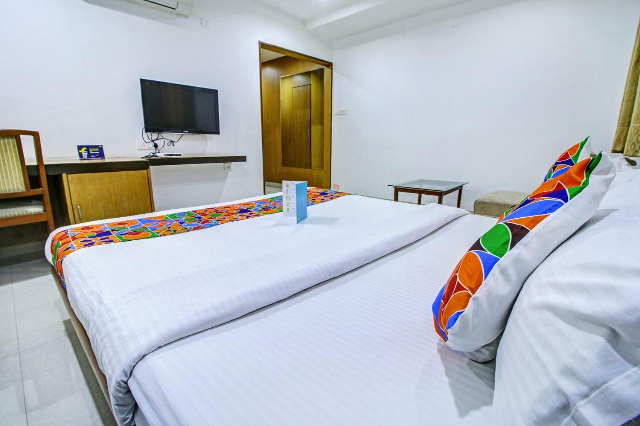 Fabhotel Syberitic Suites Gachibowli - Fully Vaccinated Staff Kondapur  Eksteriør bilde