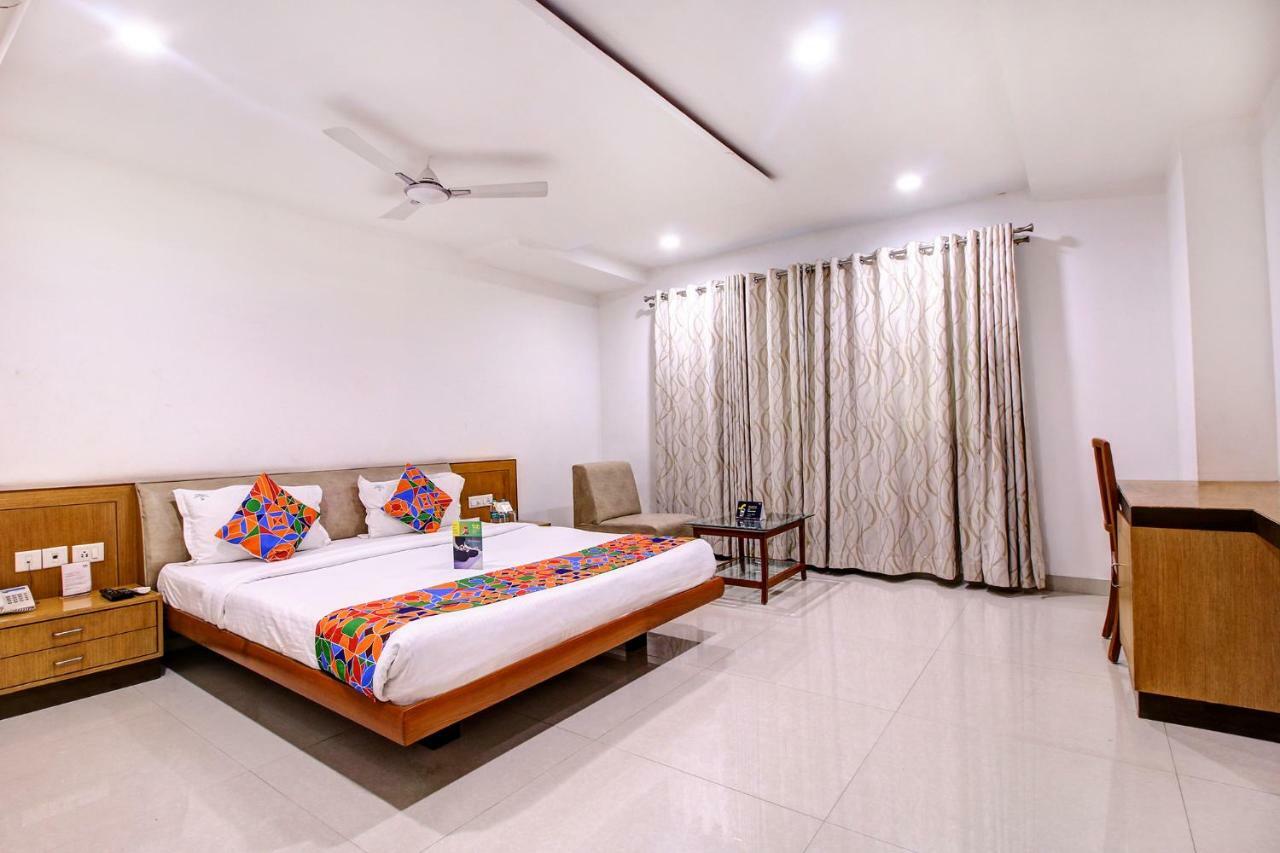 Fabhotel Syberitic Suites Gachibowli - Fully Vaccinated Staff Kondapur  Eksteriør bilde