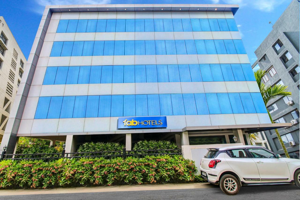 Fabhotel Syberitic Suites Gachibowli - Fully Vaccinated Staff Kondapur  Eksteriør bilde